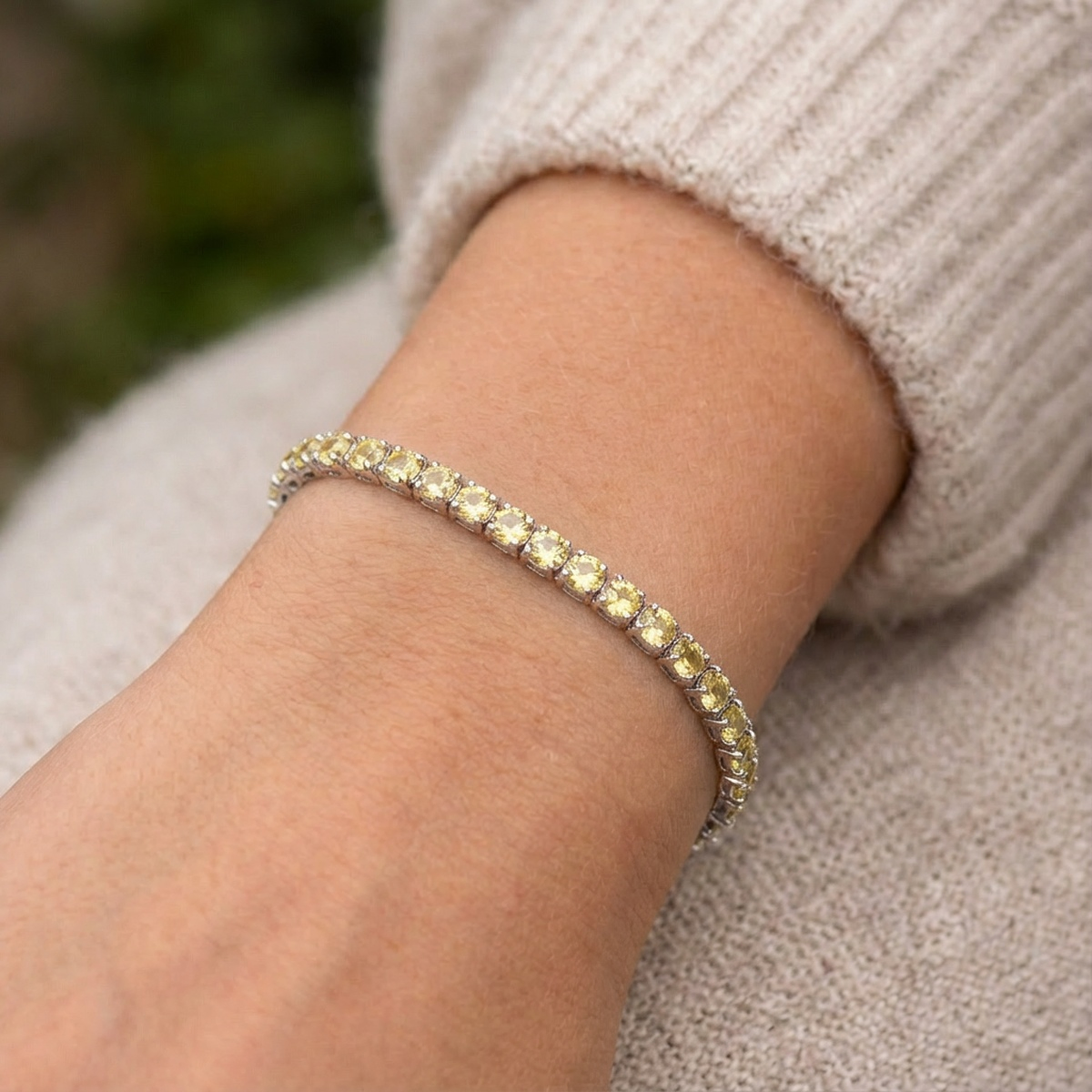Elegant 925 Sterling Silver Bracelet - Timeless Craftsmanship